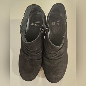 Dansko Womans Size 37/6.5 Black Leather Booties